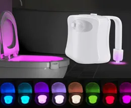 Inteligentna toaleta nocna lampa LED ruch łazienki Aktywowany PIR Automatyczne podświetlenie RGB do toalet miski światła 4341117