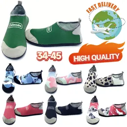 Sandaler simning mjuk anti-slip aqua snabbtorka surfing andningsbara mesh stranddykning socka icke-halk snorkel spårning gai blått grönt brun unisex rosa vita svart