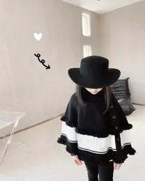 高品質の秋の冬の甘い子供の女の子編みセーターケープポンチョかぎ針編みバットウィングスリーブグレーブラックカラー幼児ベイビージャック8837892