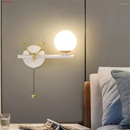 Lâmpadas de parede Nordic Criativo Borboleta Acrílica Bola LED Lâmpada com Interruptor Pull para Crianças Quarto Bedside Estudo Sofá Home Deco Night Lights