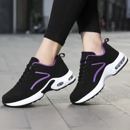 디자인 캐주얼 Gai Walking Sense Sports Female 2024 New Explosive 100 Super Lightweight Soft Soft Sneakers Shoes Colors-115 크기 35-42 712