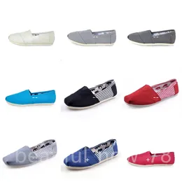 GAI presenterade 2024 Women Featured Men Casual Shoes Designer Sneakers Black White Pink Blue Gai Mens Womens Outdoor Sports Trainers5646534 17285 S S S S S