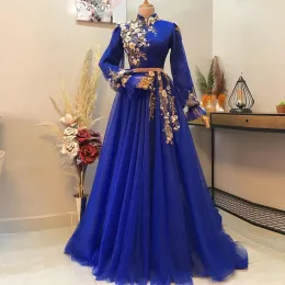 Abiti da sera arabi musulmani blu royal vintage Applicazioni di perline dorate Collo alto Una linea Maniche lunghe Abiti da festa formali con volant Dubai Occasioni speciali Abiti da festa