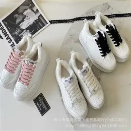 32% di sconto su Sports 2024 High Edition Xiangjia Panda Spessa Solutta Plush Casual Fashion e versatile Torta Sponge Lace Up Scherma singolo Biscuit Board