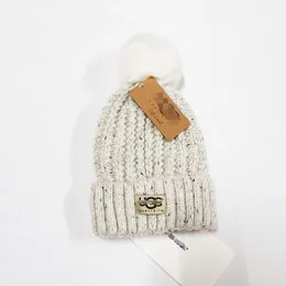 Ganze hochwertige Wintermützen, Hüte für Damen und Herren, Mützen mit echten Waschbärenfell-Pompoms, warme Mädchen-Kappe, Snapback242H