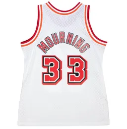 ステッチされたバスケットボールジャージAlonzo Mourning 2005-06 White Mesh Hardwoods Classic Retro Jersey Men Women Youth S-6XL