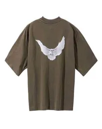 2022 مصمم Kanyes Fashion Wests الفاخرة T Shirt Balanciagas Three Party Combor Name Peace Dove المطبوعة الرجال والسيدات Tshirt Yzy4669132