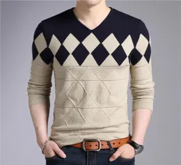 2018 Men Men Cashmere Wool Sweater Men الخريف الشتاء النحيف Fit Pullovers Argyle Pattern Vneck Pull Homme Christmas Sweater9957332