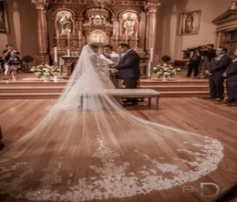 Nova chegada 4 metros de renda uma camada longo véus de noiva branco marfim lindo véu de casamento com pente acessórios de noiva 5349784