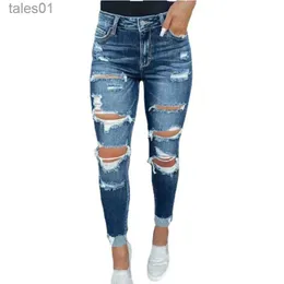 Kvinnors jeans mode inuti skarvning rutiga tyg jeans trasiga hål blyertsbyxor pendlare höftlyftande byxor 240304