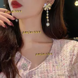 Stud Stud 2024 New Fashion Trend Unique Design Elegant Earrings Jewelry Delicate Zircon Butterfly Tassel Luxury Earrings Women Wedding Jewelry Party Gifts 2024