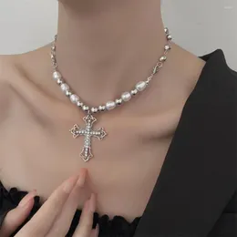 Pendant Necklaces Vintage Fashion Hip Hop Party Pearl Necklace For Women Christian Cross Clavicle Chain Ladies Punk Men And Gifts