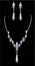 2018 Perle di cristallo Drop Collana in argento placcato Orecchini imitazione Set di gioielli da sposa per la sposa Damigelle d'onore da donna Accesso nuziale5566247