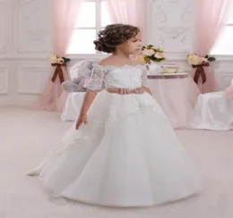 2016 Pretty Scoop Top Tope Tulle Bottom Sash Flower Flower Girls Dresses White Princess Kids Dresses for Wedding3031511