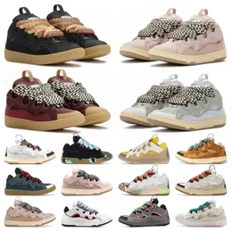 Designer läder läder casual skor trottoarkant sneaker kalvskinn gummi nappa läder graffiti snörning extraordinär sneakers tränare män kvinnor lyx tränare storlek 35-46