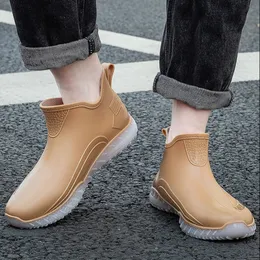 حذاء المطر للزوجين للجنسين مقاوم للماء في الكاحل المطاط الحذاء الصيد زوج الصيد PVC حديقة العمل Rainboots أحذية المطبخ السدادات 240226