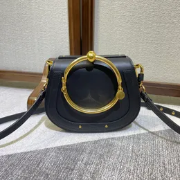 Borsa di design Anello in metallo di lusso e alla moda Pelle di vitello liscia impiombata in pelle scamosciata Borse a tracolla stile braccialetto Borse a tracolla in tinta unita di alta qualità