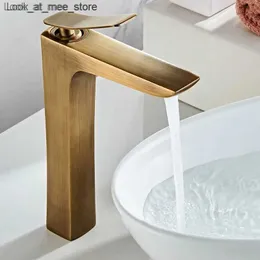 Bathroom Sink Faucets Antique Bronze Basin Faucet Hot and Cold Brass Deck Installation Lavotory Mixer Q240305