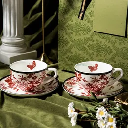 Romantic French Rose Coffee Cup and Plate Set Vintage Exquisite Home Creative Afternoon Tea Ceramic Kitchen Tableware Gift 240301