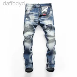 Jeans da uomo 23SS Abbigliamento estivo da uomo Foro Pantaloni in denim di cotone Pantaloni causali DSQUARE Marca Skinny Matita Patchwork Patchwork Azzurro Cerniera con bottoni 240305