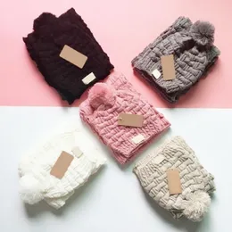 新しい冬の秋の帽子スカーフ女性男性ブランド旅行ファッションビーニースカリーChapeu Caps Cotton Gorros Hats Scarves Sets267U