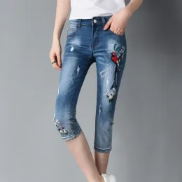 Calças de brim magros mulheres bordados calças jeans mãe capris 2022 verão streetwear cintura alta rasgado push up jeans para meninas