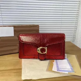 Designer Crossbody Bag Luxo Ombro Travesseiro Tabby Red Bag Mulheres Bolsas Moda Luz Couro Rosa Messenger Bags 240109