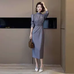 Kleider für formelle Anlässe für Frauen, leichten Luxus und Nischenkleid. Frühling 2024, neues Bankett-Europa-Station-Master-Kleid