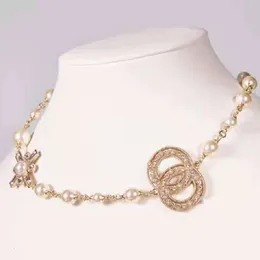 Designers kanaliserar mode korsa strass pärlbrev halsband krage kedja mångsidig halsband