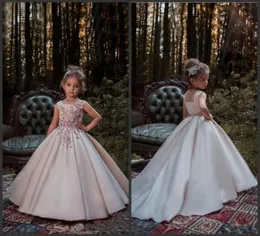 Blush Pink Princess Flower Girl Dresses 2018 New Lace Hopique Beads Ocleveless Long Sweep Train Train Satin Girls Bageants Italial 9208173