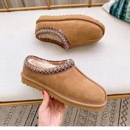 Designer kvinnors populära kvinnor tazz tasman uggslippers tofflor stövlar ankel ultra mini casual varma stövlar med kort dammväska gratis omlastningstövlar