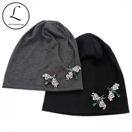 Gzhilovingl 2020 nuove donne primaverili appliques bug berretti cappelli sottili teschi di cotone morbidi cappelli e cappelli da donna inverno 1325s