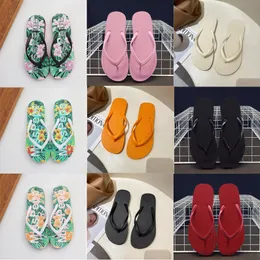 Outdoor Sandals Platform Fashion Slippers Designer Classic Pinched Beach Alphabet Print Flip Flops Summer Flat Casual Shoes GAI 260449606