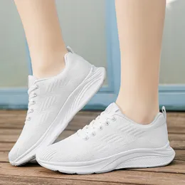 2024 Sapatos casuais para homens mulheres para preto azul cinza Gai respirável confortável instrutor esportivo Sneaker Color-85 Tamanho 35-42