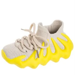 Calzini per bambini Scarpe sneakers casual 2024 Primavera Estate Scarpe sportive traspiranti Scarpe di tendenza per ragazzi e ragazze