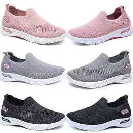 Skor för kvinnor Nya casual kvinnors skor Soft Soled Mother's Shoes Socks Shoes Gai Fashionable Sports Shoes 36-41 71