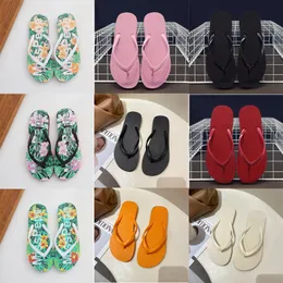 المصمم Slippers Sandals Fashion Outdoor Platform أحذية كلاسيكية مقروص أحذية شاطئية أبجدية طباعة Flip Flops Summer Flat Nature Shoes Gai-12