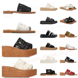 Woody Flat Sandals Kapcieczki damskie 2024 płaskie muły gumowe designerskie sandały piankowe suwaki szkiełki czarne i różowe wino czerwone beżowe sandki slajdów na plaży