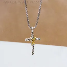 デザイナーのDavidYurma Davids Cross Necklaceダブルxボタンラインペンダントクラシック