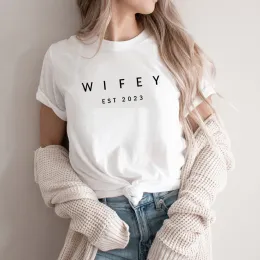 Camiseta wifey est 2023 t camisa chá de panela presente de noivado camisa do noivo presentes de casamento feminino camisetas verão topo manga curta