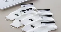 Kvinnor män bokstäver bomullsstrumpor svart vit casual andningsbar ankel sock med tagggåva till kärlek vän hela 2612471