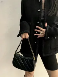 Designerbags0501 호보 겨드랑이 가방 크기 23 * 11cm 숙녀 어깨 가방을위한 핸드백 매일 사용하기에 매우 적합한 스틱 가방 싱글 어깨 휴대용 여성 가방