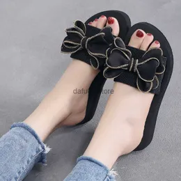 Chinelos INS New Handmade Brilhante Preto Bow Praia Férias Atmosfera Versátil e Elegante Uma Palavra Arraste Mulheres Flat HeelsH240306