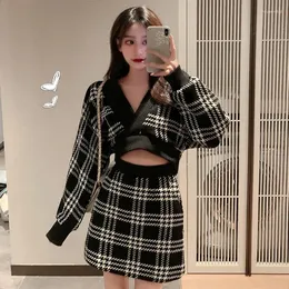 Work Dresses Women's Light Mature Style Outfits 2024 SpringAutumn Classic Black And White Plaid Top Half Skirt Age Reducing Two Piece Set