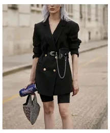 Cinture cinghia a catena di moda vera in pelle per donna in cintura con la cintura con sacca in vita designer di decorazioni in metallo rimovibile