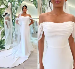 Splendidi abiti da sposa a sirena taglie forti per la sposa Donne nere con spalle scoperte Pieghe in raso Drappeggiato Corte dei treni Abiti da sposa Abito da seconda accoglienza vestido de novia