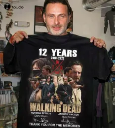 T-shirt 12 år 20102022 The Walking Dead Signatures Tack för Memories Shirt Mens Tshirts Kort ärm xs5xl Anpassad gåva
