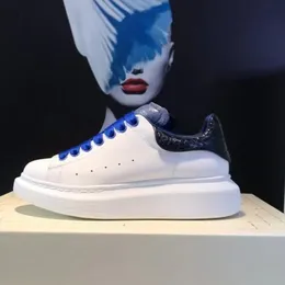 Si prega di contattare il venditore dopo aver ordinato correttamente le scarpe personalizzate.