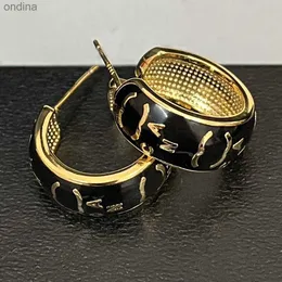 Stud 2024stud Fashion Women Womener Earrings رسالة العلامة التجارية Stud Ear Hoop Gold Plated Stainless Steel Congring Vogugh