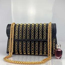 Neues Haute-Couture-Abendkleid, elegante Diamant-Unterarmhandtasche mit diamanteingelegter Cheongsam-Tasche mit farbiger Diamantkette, Dinnerparty 240306